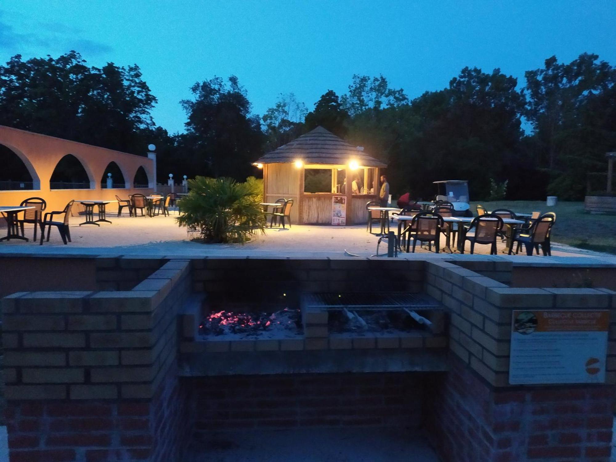 Camping Domaine De Senaud Albon Esterno foto