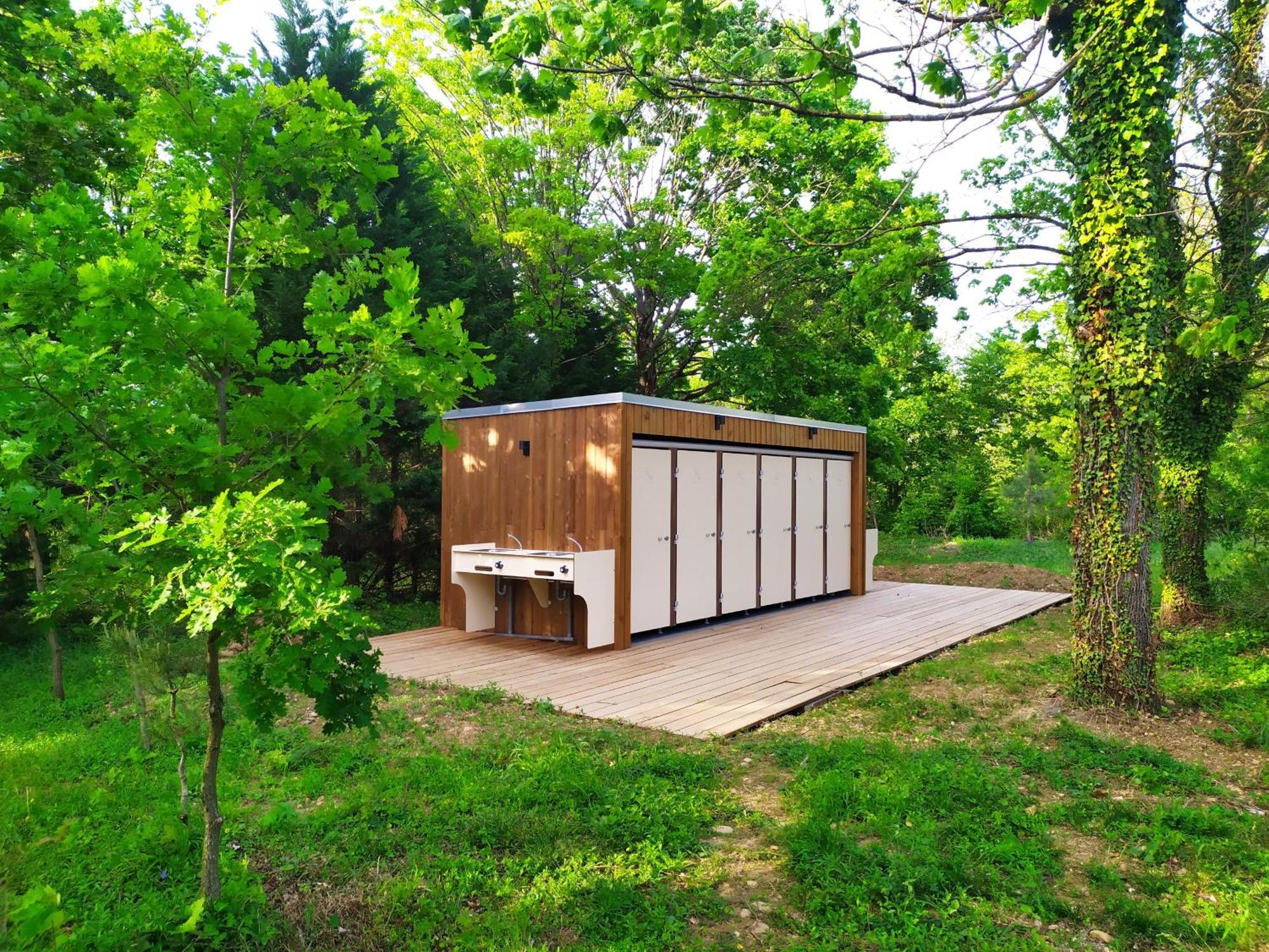 Camping Domaine De Senaud Albon Esterno foto