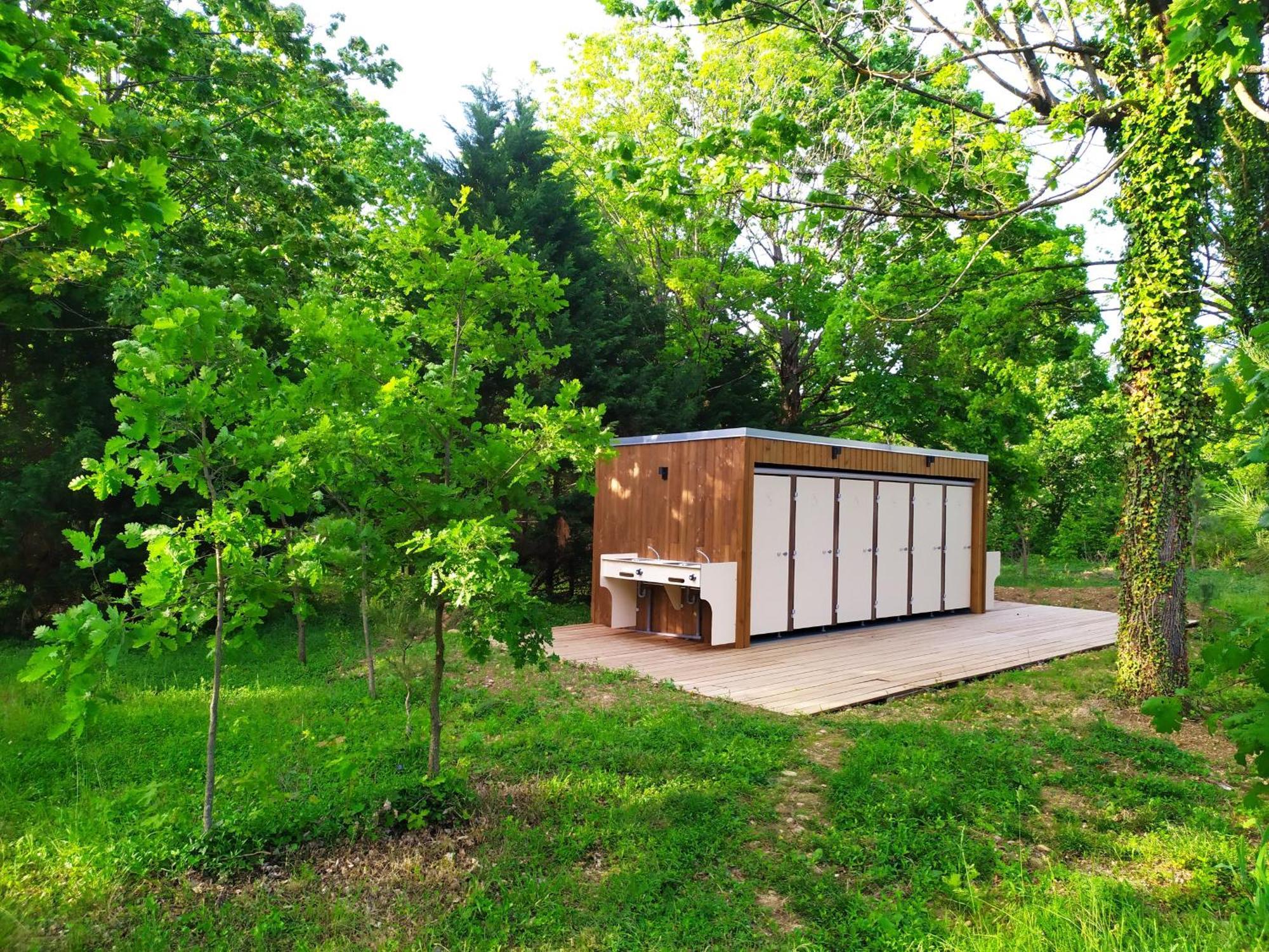 Camping Domaine De Senaud Albon Esterno foto