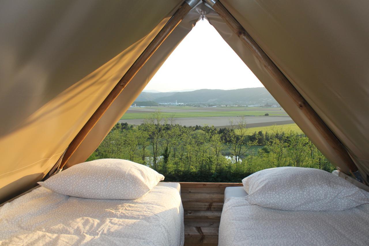 Camping Domaine De Senaud Albon Esterno foto