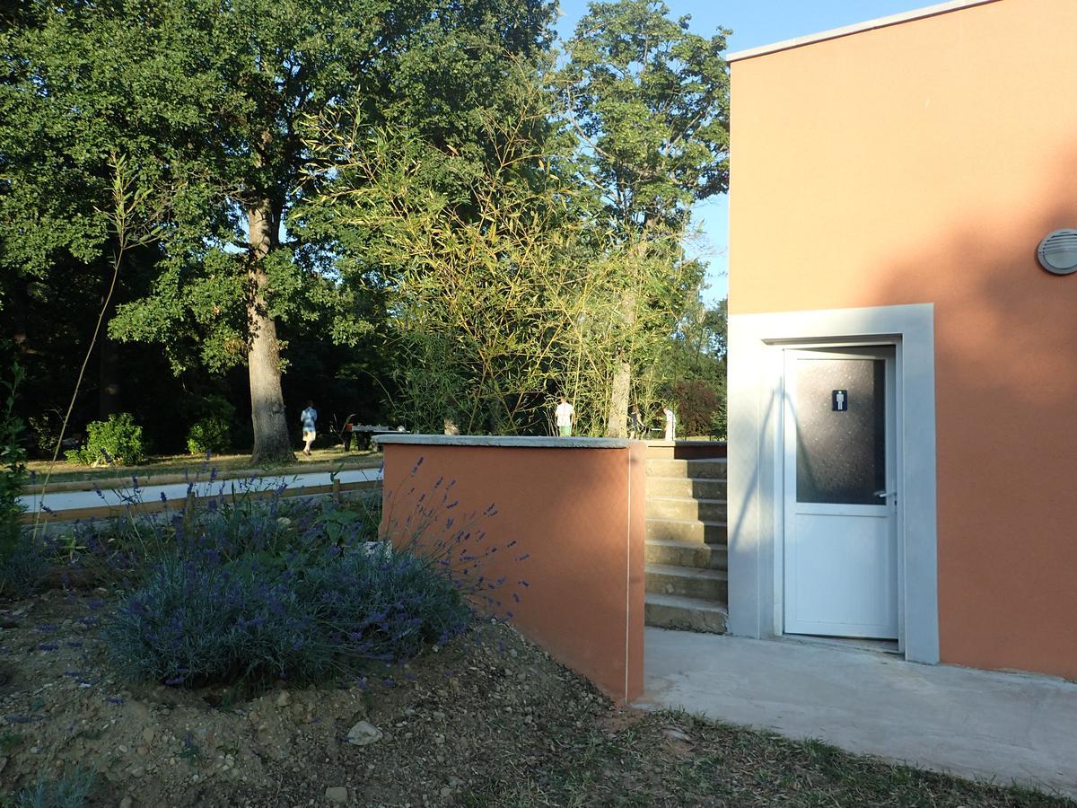 Camping Domaine De Senaud Albon Esterno foto