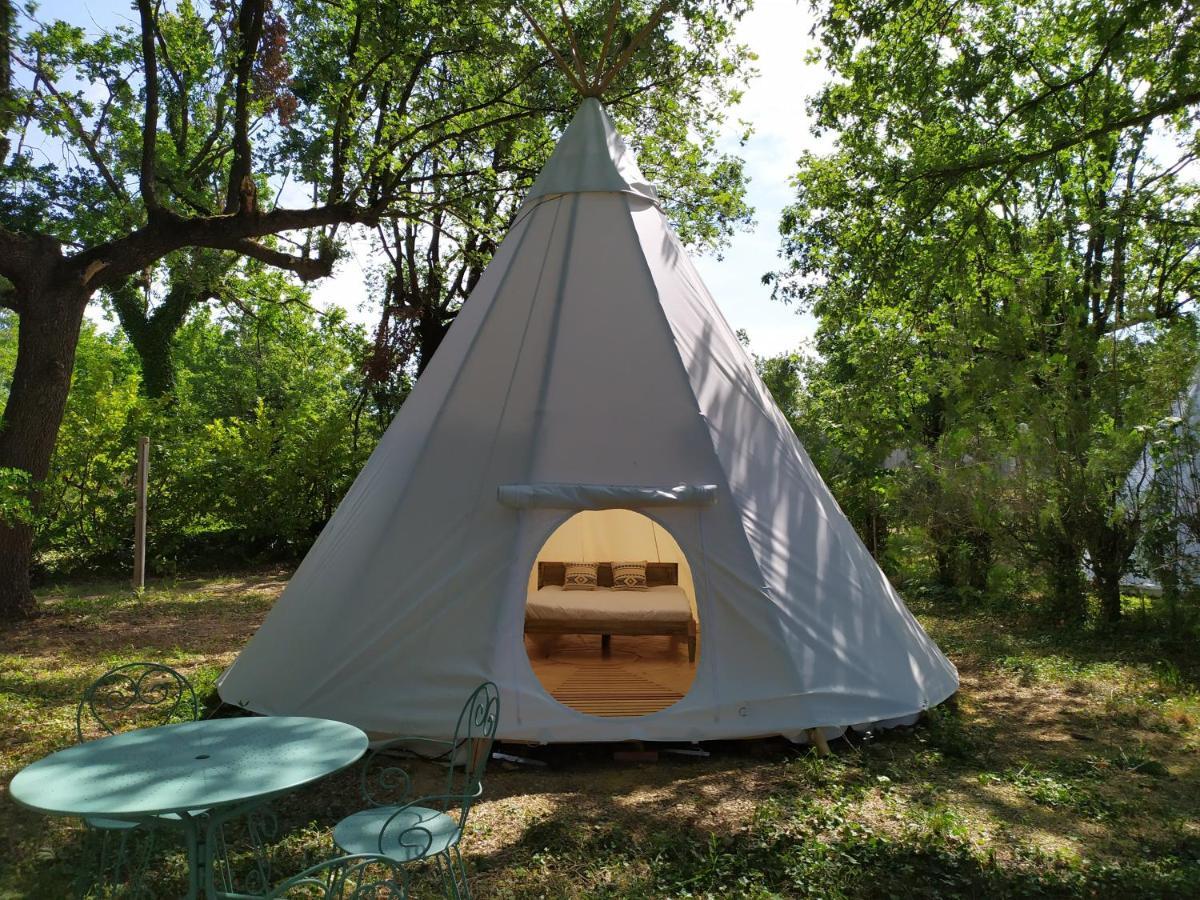 Camping Domaine De Senaud Albon Esterno foto